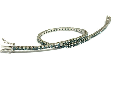 Bracciale tennis Diamanti blu 2,67 ct e Diamanti bianchi 0,22 ct in Oro Bianco 18 kt (750)