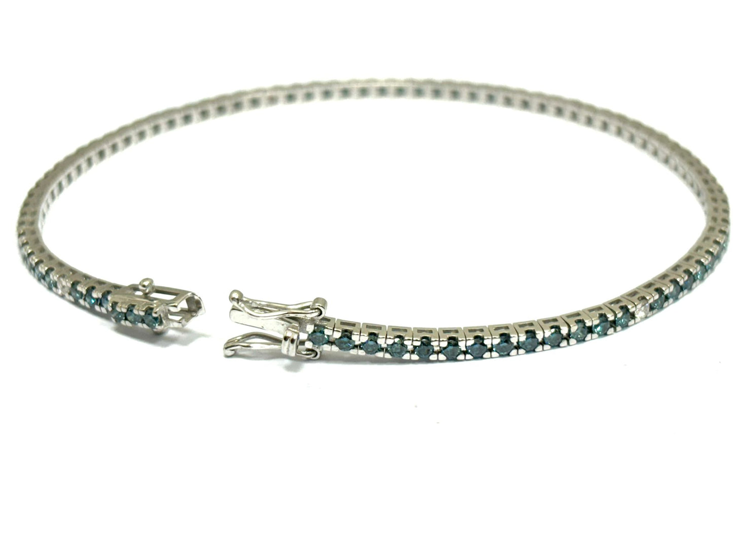 Bracciale tennis Diamanti blu 2,67 ct e Diamanti bianchi 0,22 ct in Oro Bianco 18 kt (750)