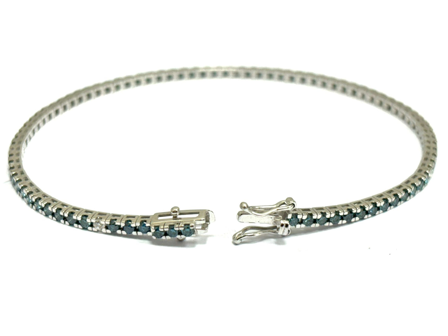 Bracciale tennis Diamanti blu 2,67 ct e Diamanti bianchi 0,22 ct in Oro Bianco 18 kt (750)