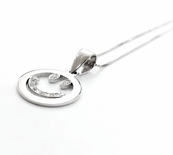 Collana con Pendente Smile in Oro Bianco e Diamanti 0,10 ct 18 kt (750)