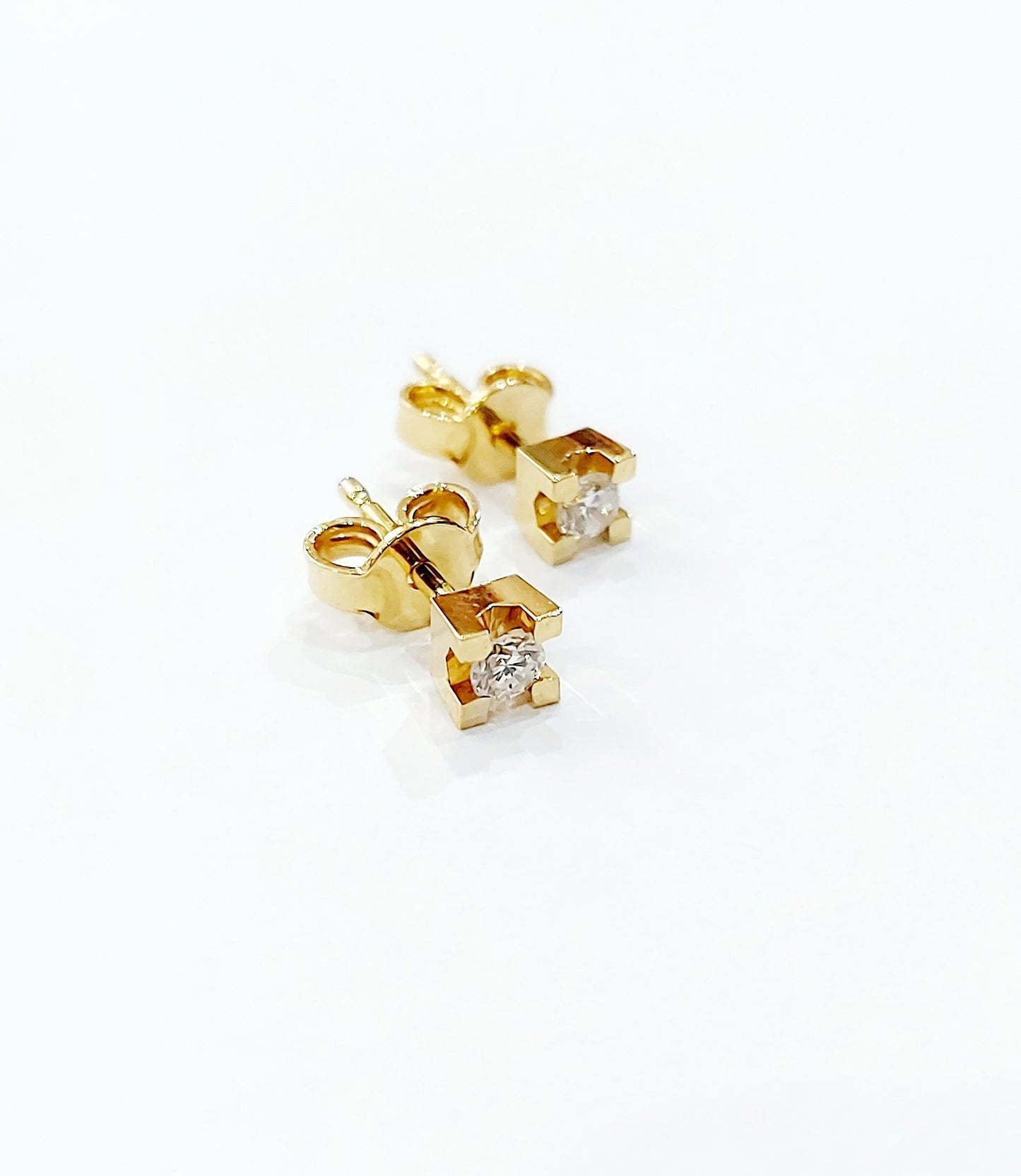 Orecchini punto luce tornito con Diamanti 0,30 ct in Oro Giallo 18 kt (750)