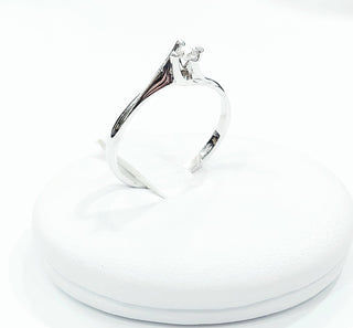 Anello Solitario Valentino in Oro bianco con Diamante 0,07 ct 18 kt (750)
