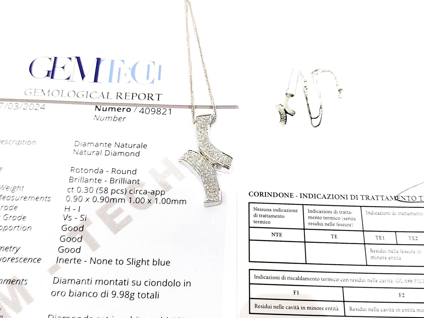 Collana con pendente stilizzato in Oro bianco con Diamanti 0,30 ct certificato gemmologico Gem Tech 18 kt (750)