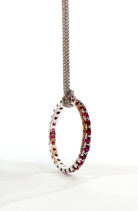 Collana pendente anello  veretta eternity Rubini 1,40 ct Oro Bianco 18kt -750