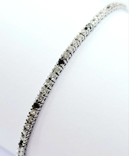 Bracciale Tennis in Oro Bianco con Diamanti 1,50 ct e Diamanti Neri 0,42 ct 18 kt (750)