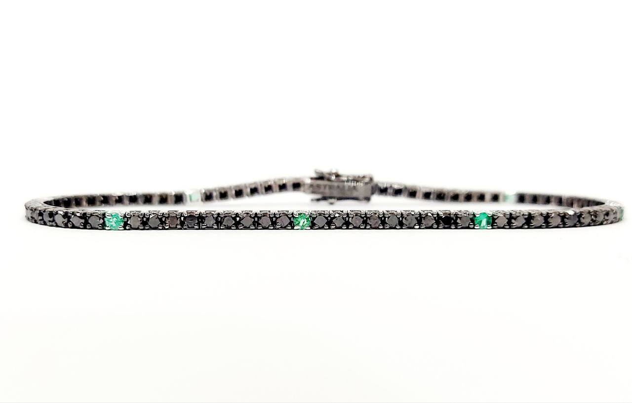 Bracciale Tennis Astralia in Oro Brunito con Smeraldi 0,28 ct e Diamanti neri 2,30 ct 18 kt (750)