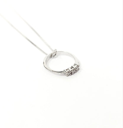 Collana con pendente anello trilogy in Oro bianco con Diamanti 0,06 ct 18 kt (750)