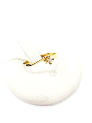 Anello Solitario Valentino in Oro Giallo con Diamante 0,07 ct 18 kt (750)