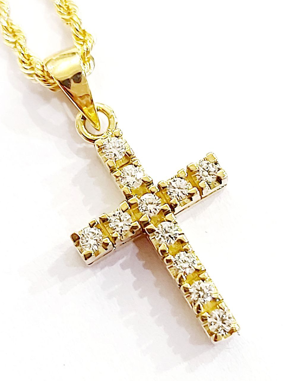 Collana con pendente Croce in Oro Giallo con Diamanti 0,16 ct 18 kt-750