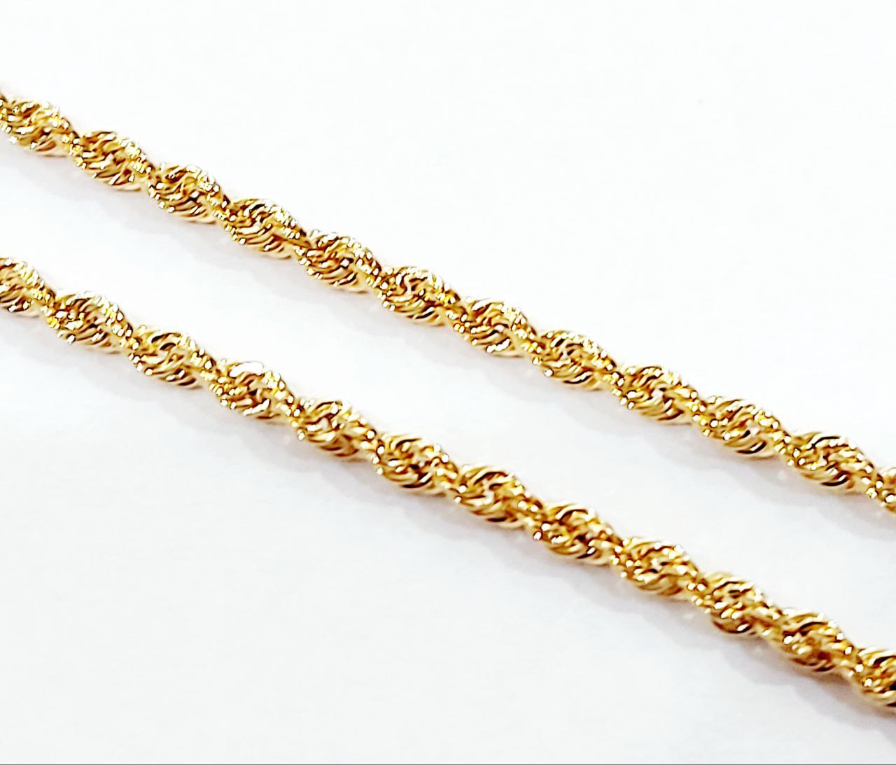 Collana  pendente cuore bombato lucido  in Oro Giallo 18 kt -750 con Diamante taglio brillante ct 0,06