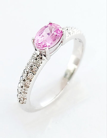 Anello collezione Astralia in Oro Bianco con Zaffiro Rosa ovale 0,70 ct e Diamanti 0,30 ct 18 kt (750)